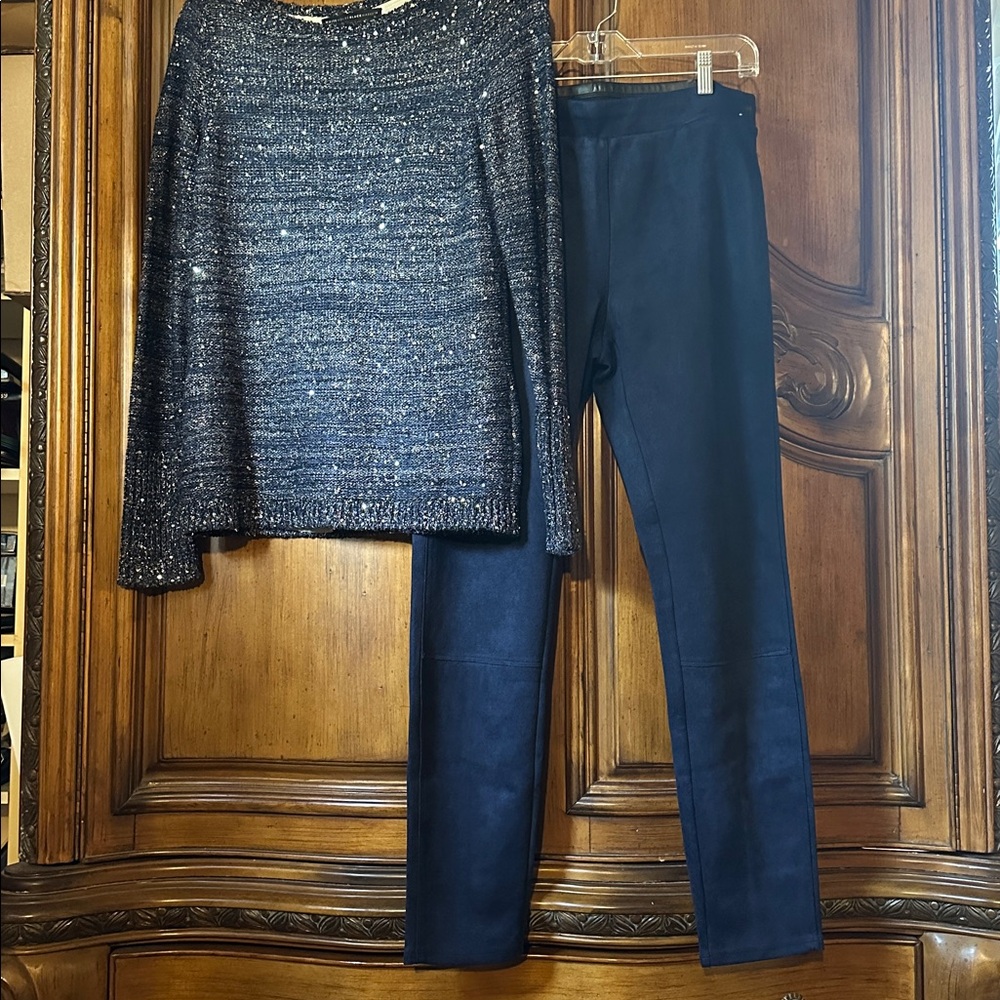 White House Black Market Navy Blue Leggings and Hoilday Sweater 2piece Set 8/M